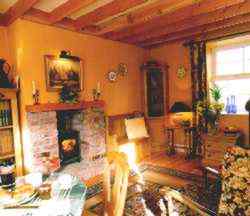 cottage sitting room 8 kb