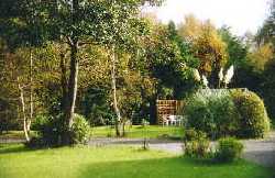 The lovely mature gardens 9.2 kb